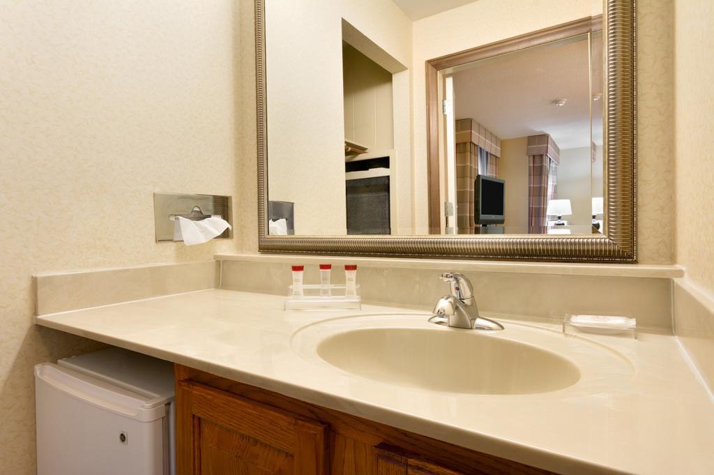 Ramada Huntsville Rom bilde